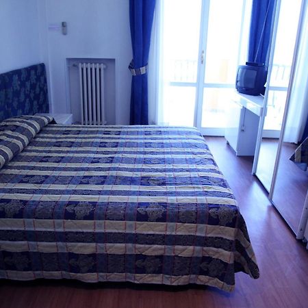 Hotel Canguro San Benedetto del Tronto Exteriör bild