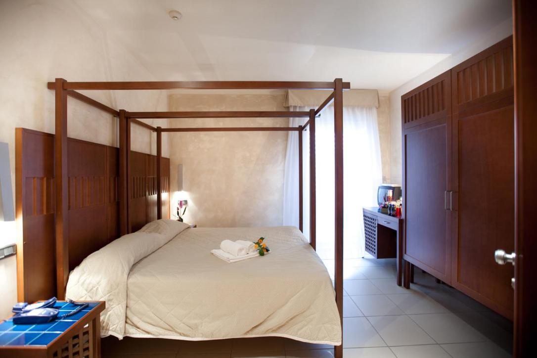 Hotel Canguro San Benedetto del Tronto Exteriör bild
