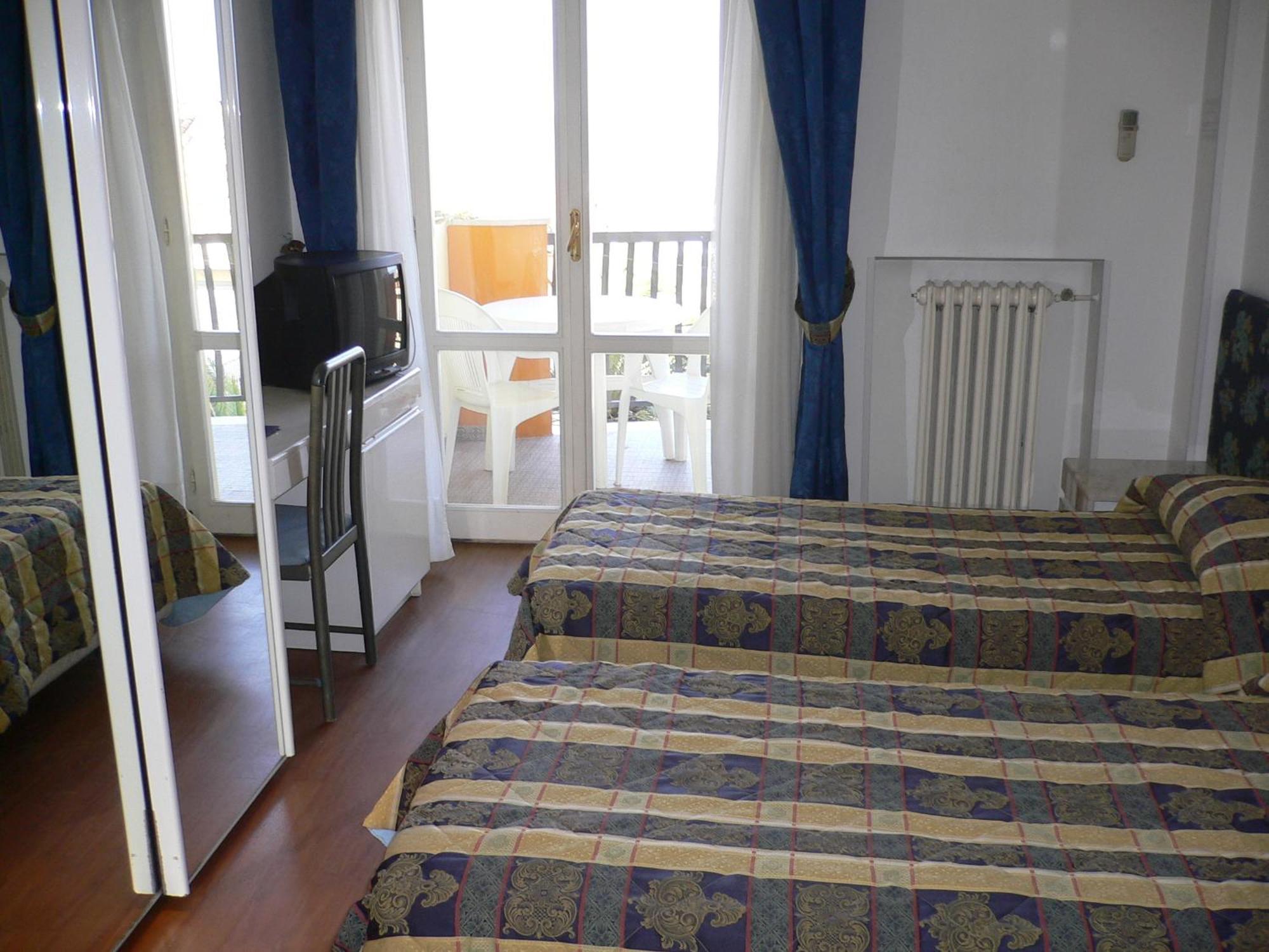 Hotel Canguro San Benedetto del Tronto Exteriör bild