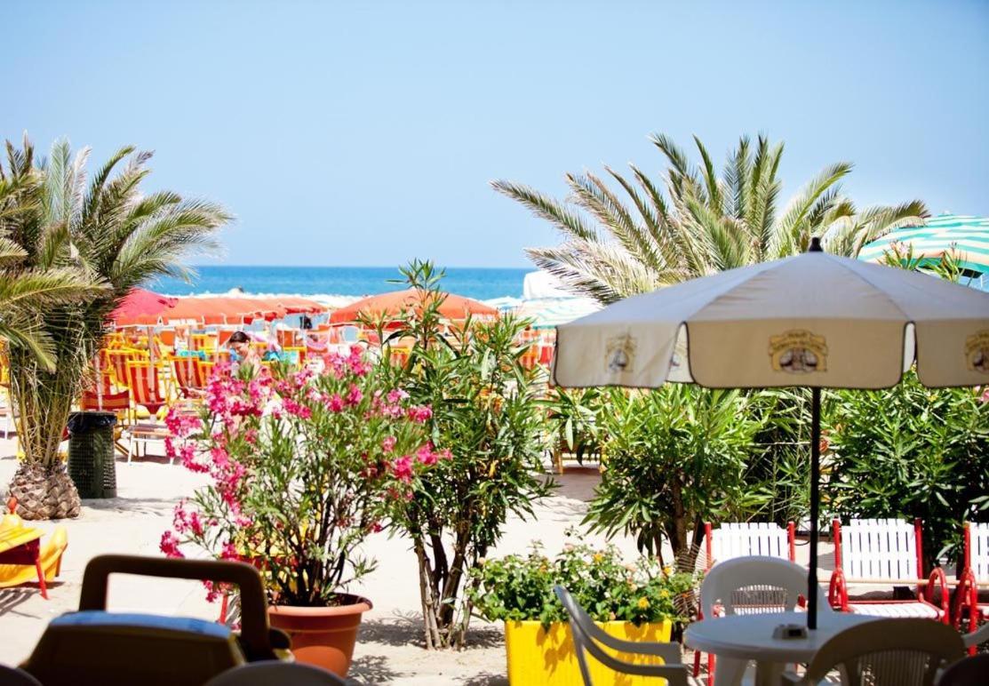 Hotel Canguro San Benedetto del Tronto Exteriör bild