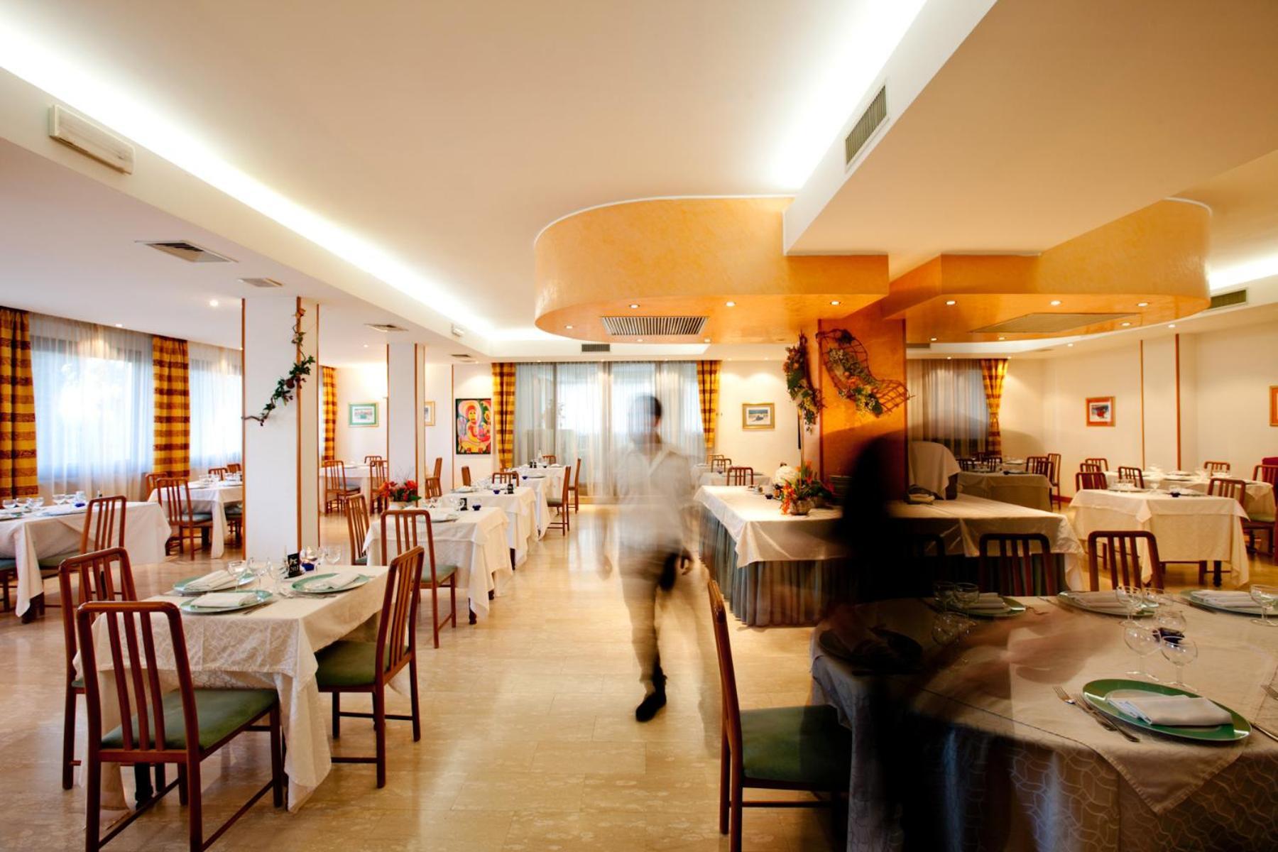 Hotel Canguro San Benedetto del Tronto Exteriör bild