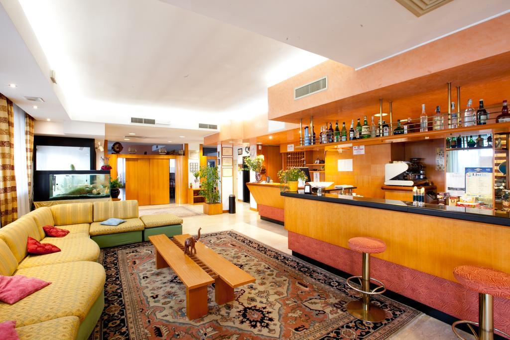 Hotel Canguro San Benedetto del Tronto Exteriör bild