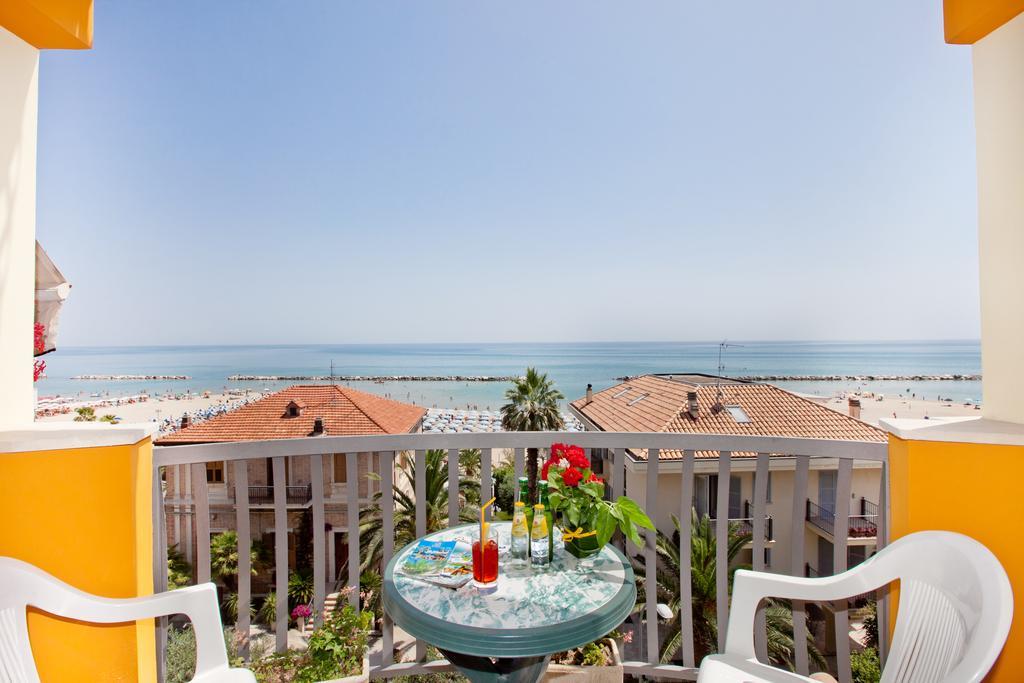 Hotel Canguro San Benedetto del Tronto Rum bild
